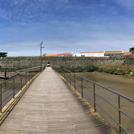 Feriehus At Maries 4 Blue Peniche